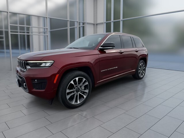 2023 Jeep Grand Cherokee Overland photo 4