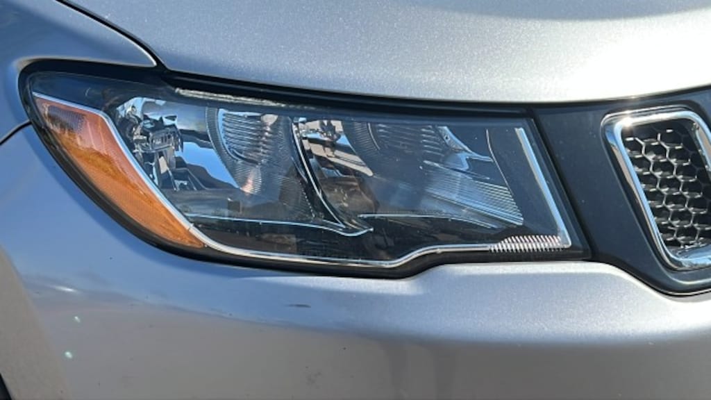 Used 2020 Jeep Compass Latitude w/Sun/Safety Pkg