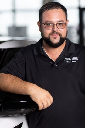 Staff member Jorge Leos from ID_c8c8a2c3e0fb