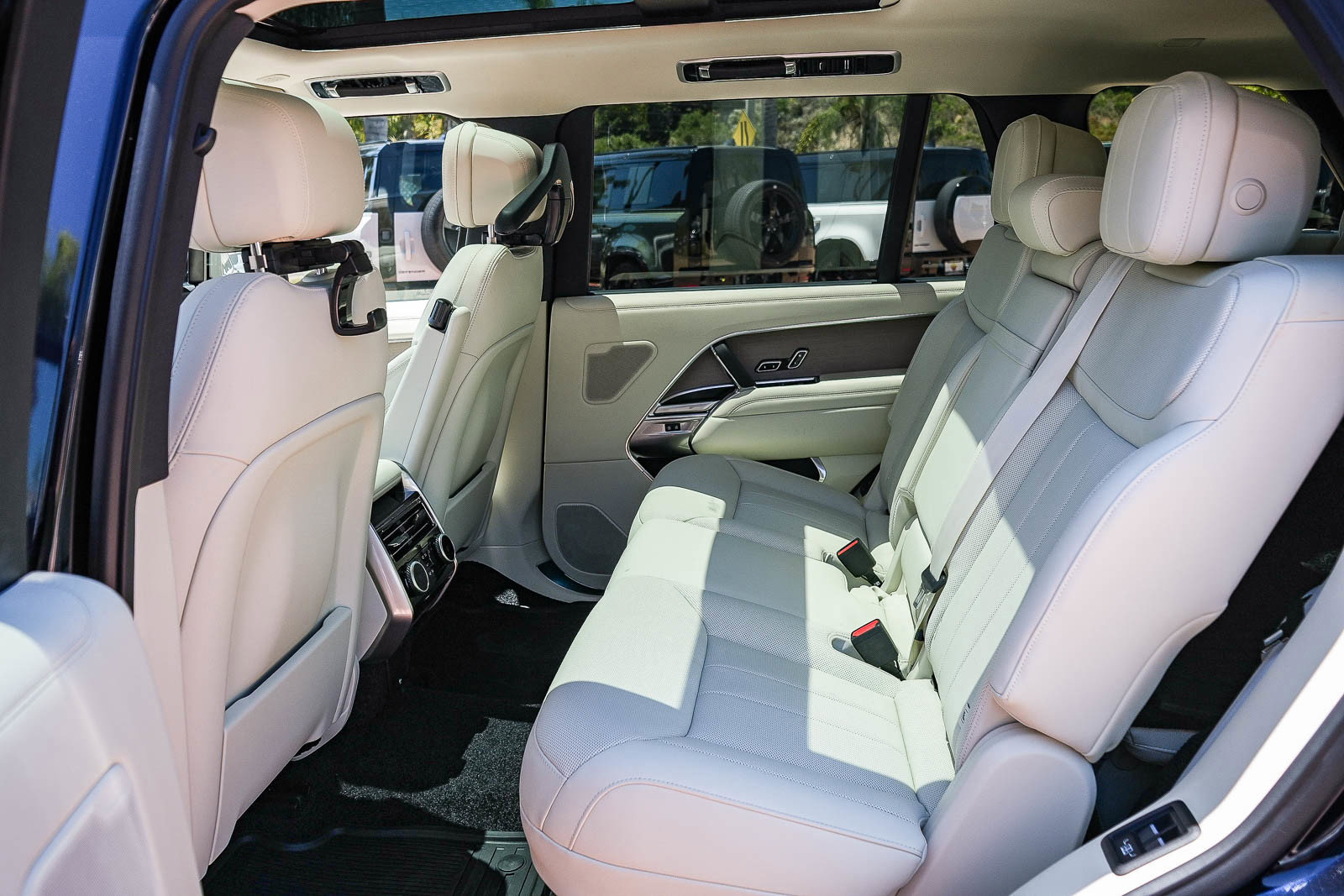 2026 Land Rover Range Rover SE - Photo 19