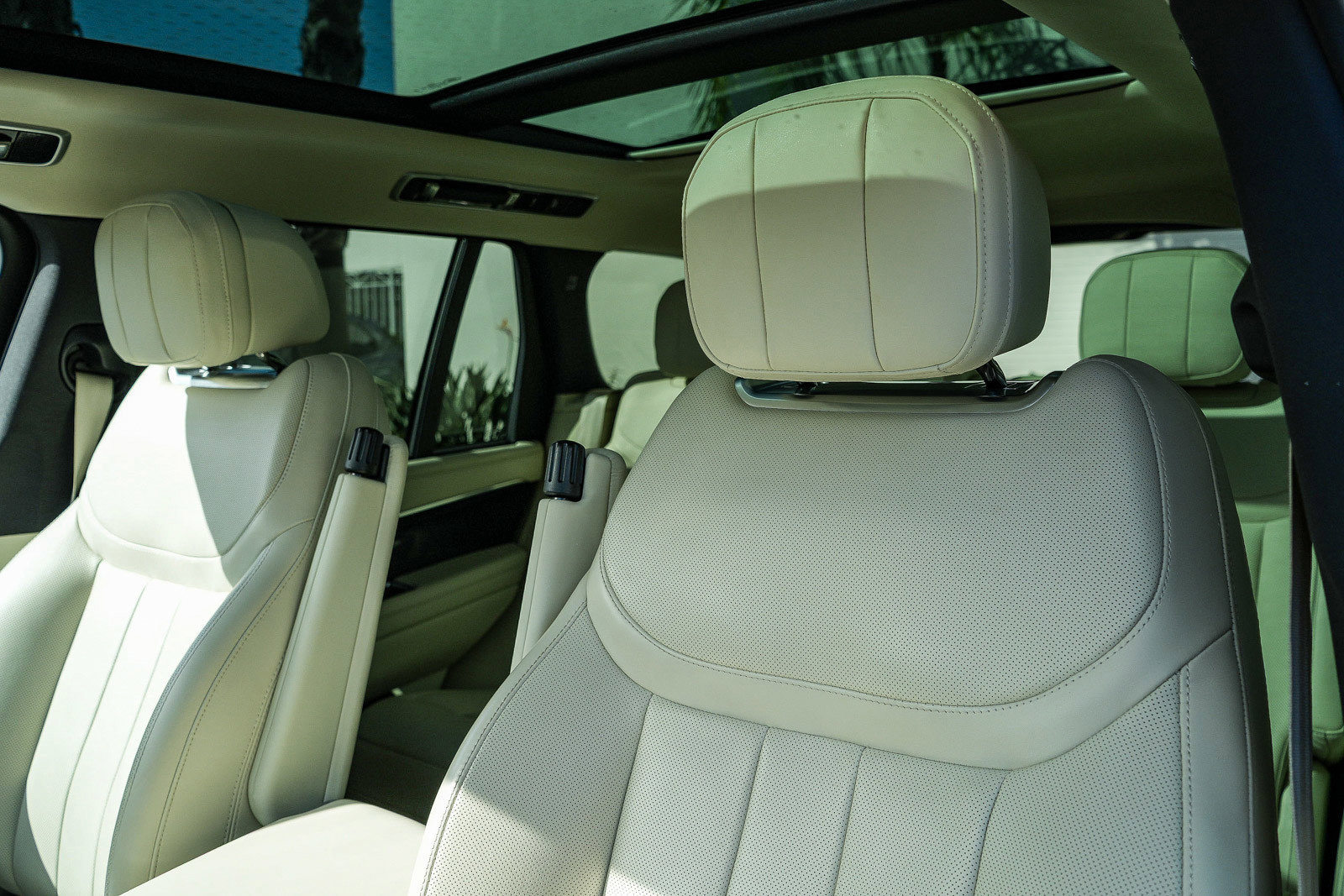 2025 Land Rover Range Rover SE - Photo 26