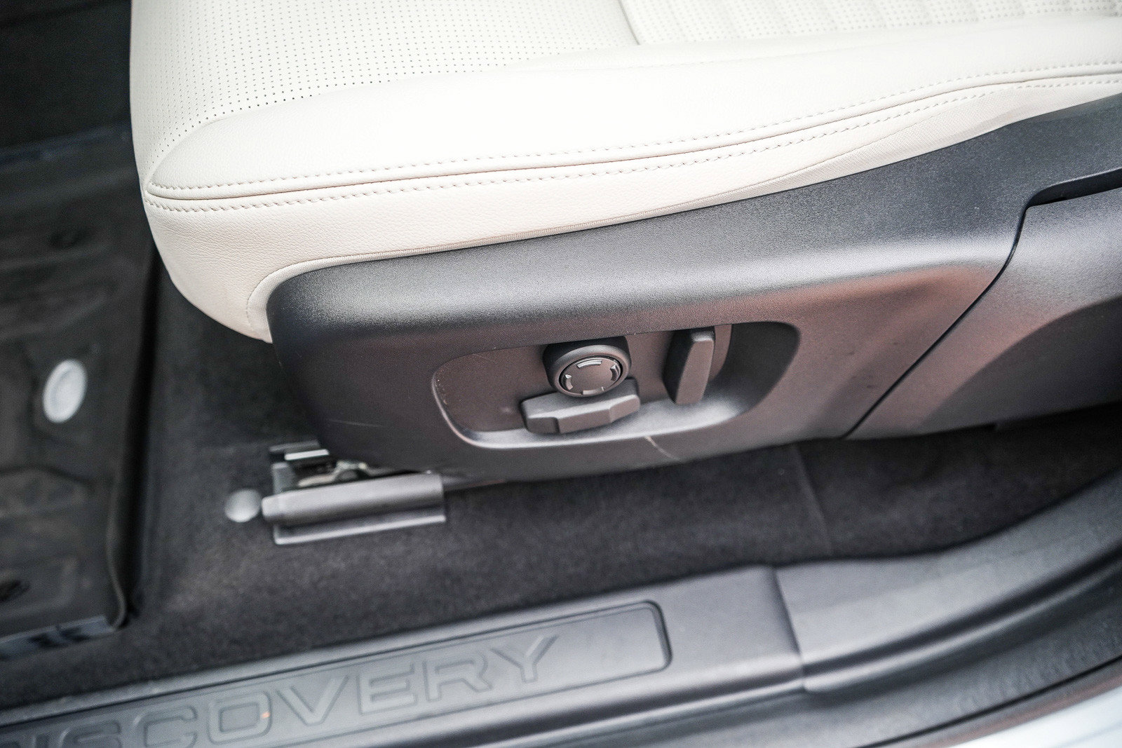 2025 Land Rover Discovery Sport S - Photo 24