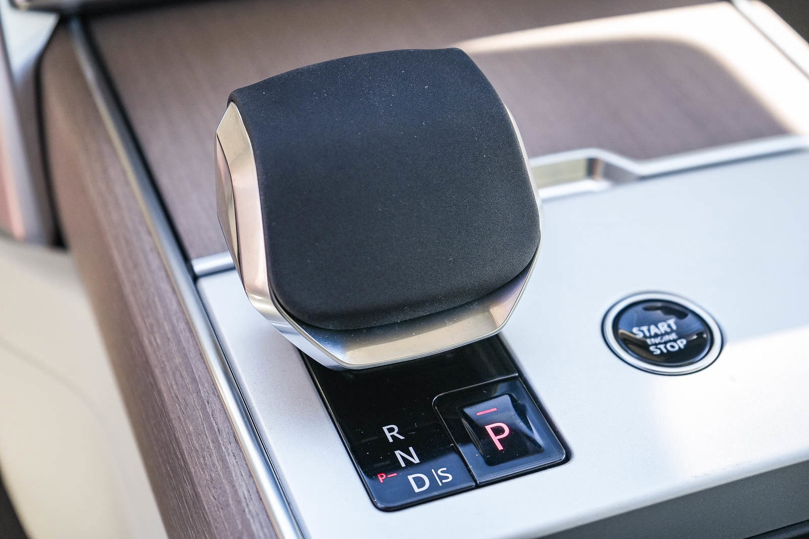 2026 Land Rover Range Rover SE - Photo 20