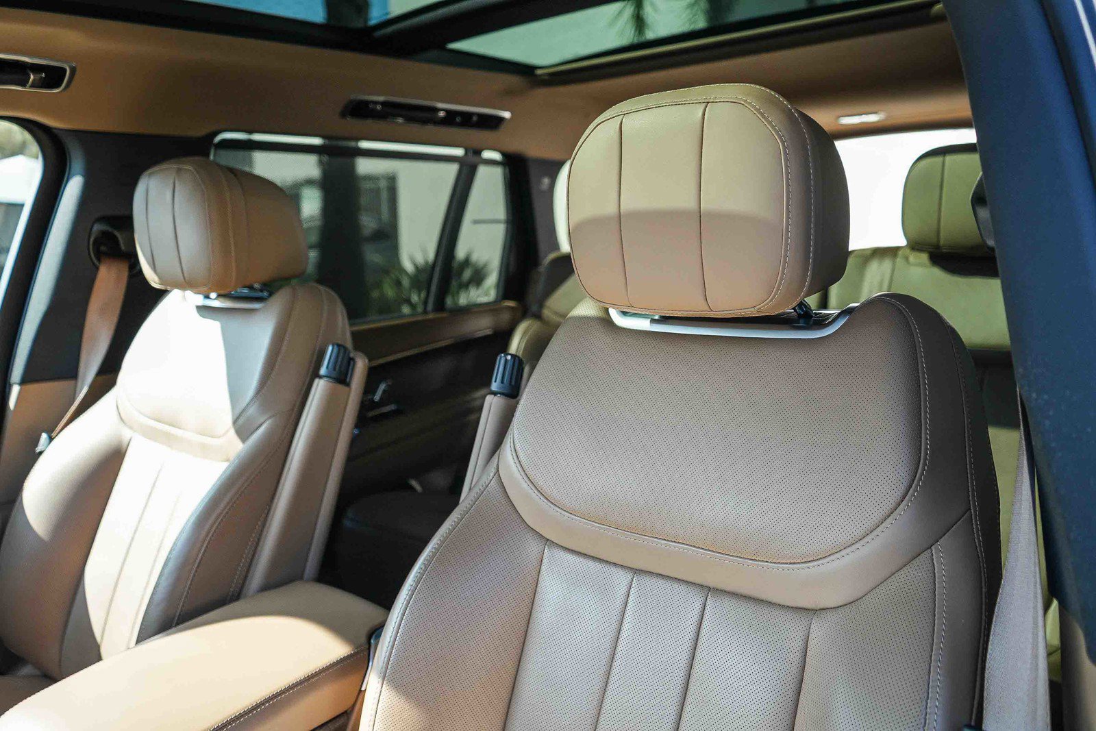 2023 Land Rover Range Rover SE - Photo 25