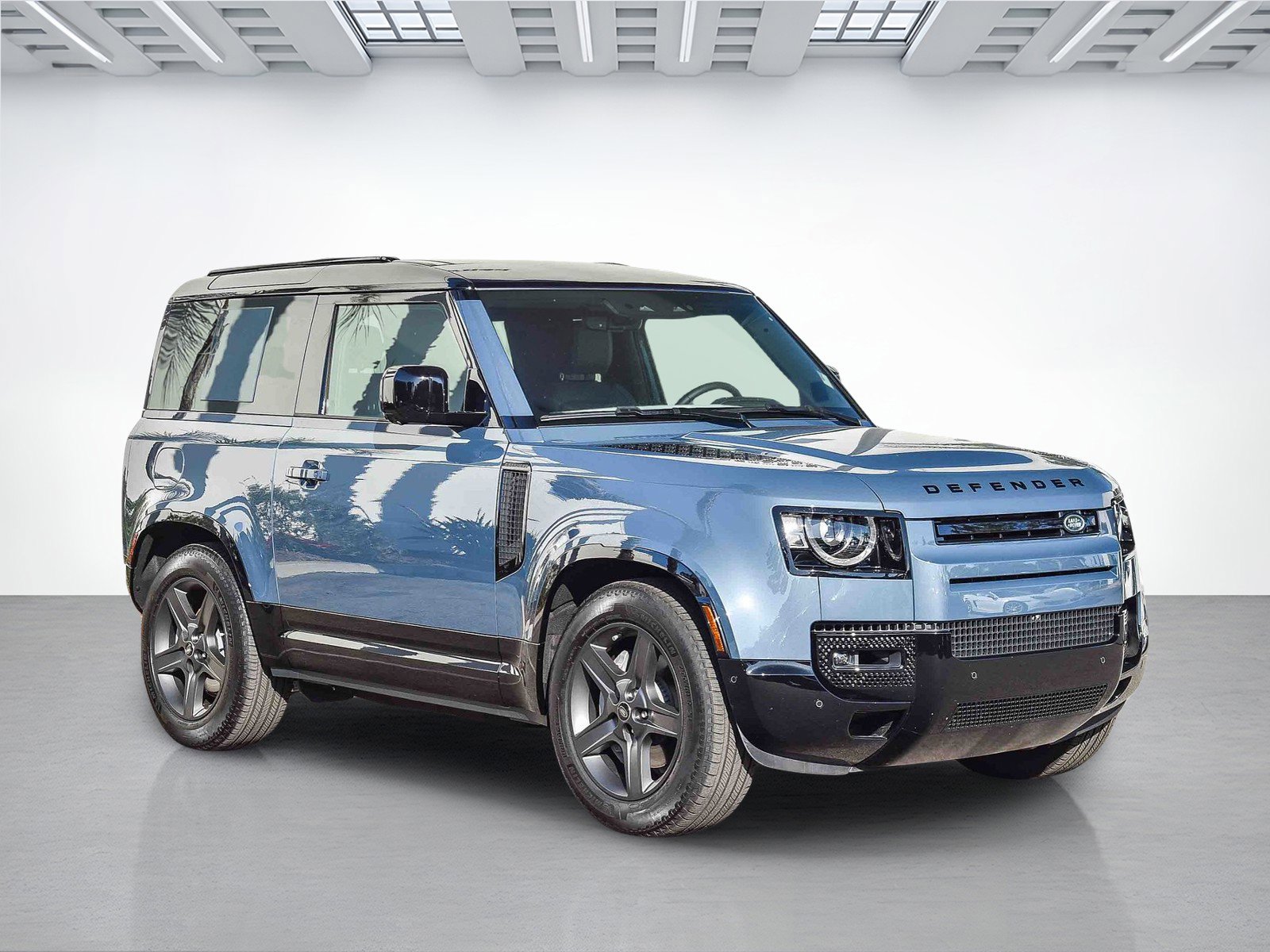 2025 Land Rover Defender 90 X-Dynamic SE photo 2