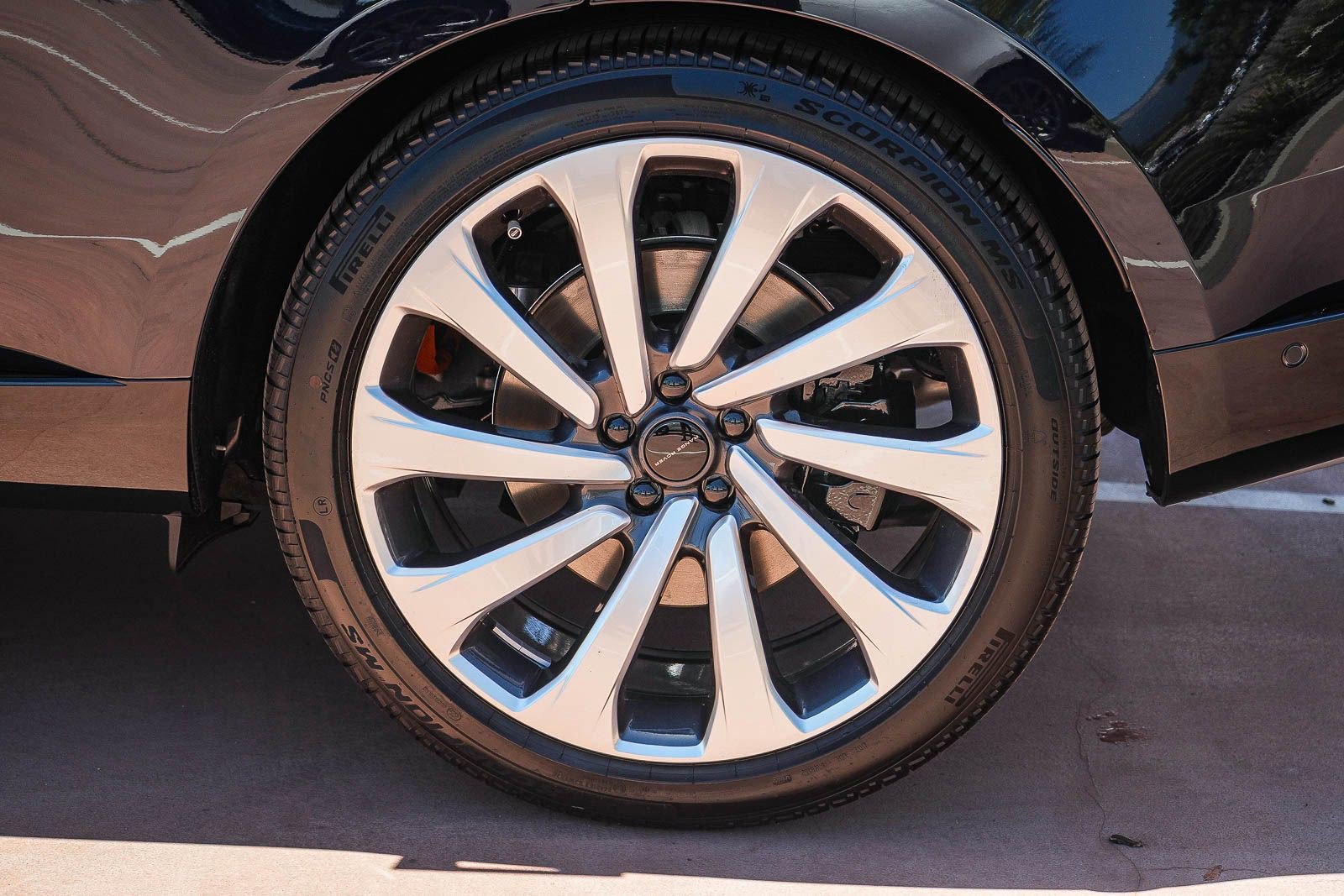 2026 Land Rover Range Rover SE - Photo 12