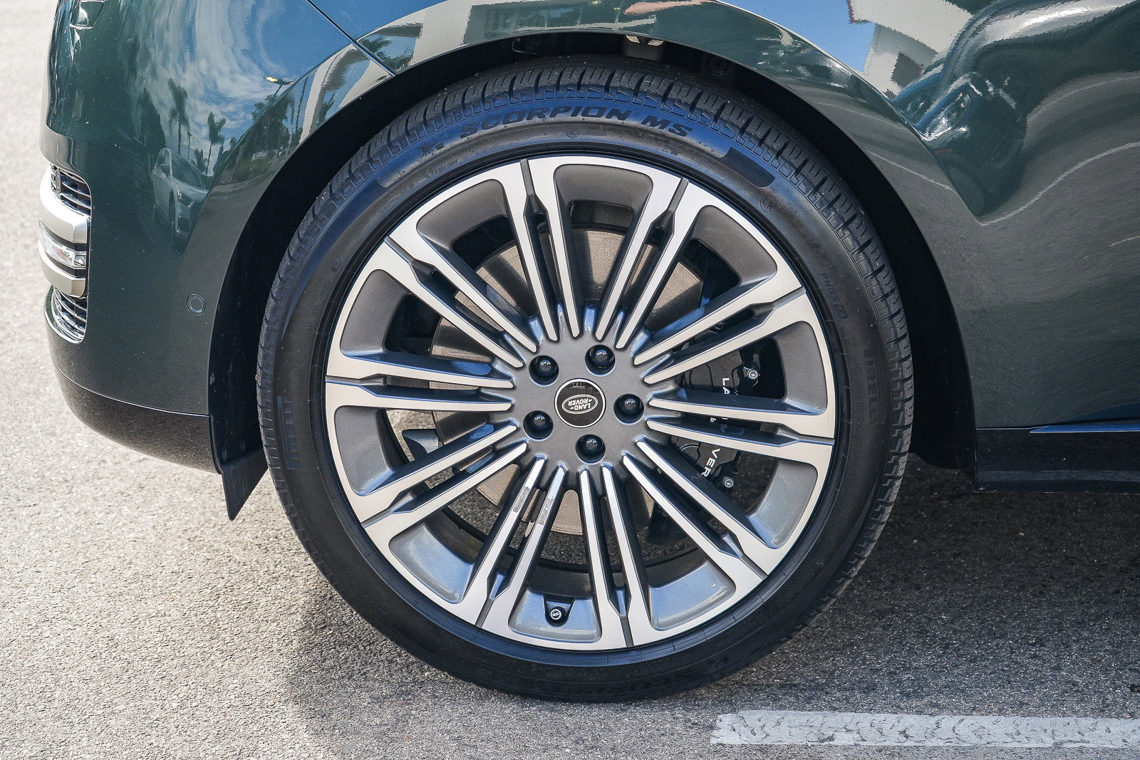 2025 Land Rover Range Rover SE - Photo 12