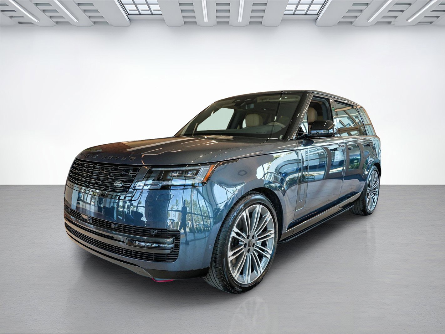 2026 Land Rover Range Rover 4.4 SE LWB 7's photo