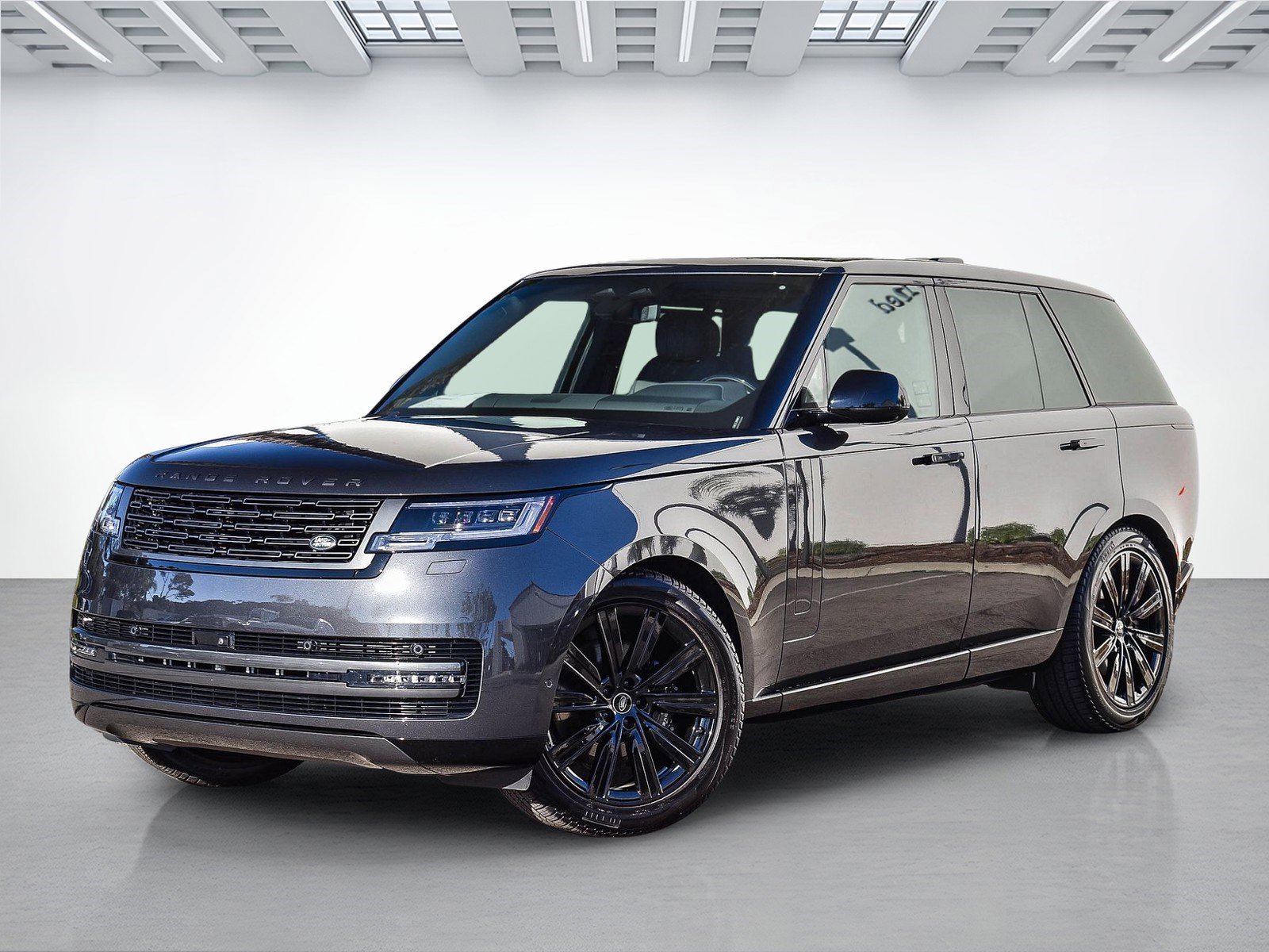 2025 Land Rover Range Rover SE's photo