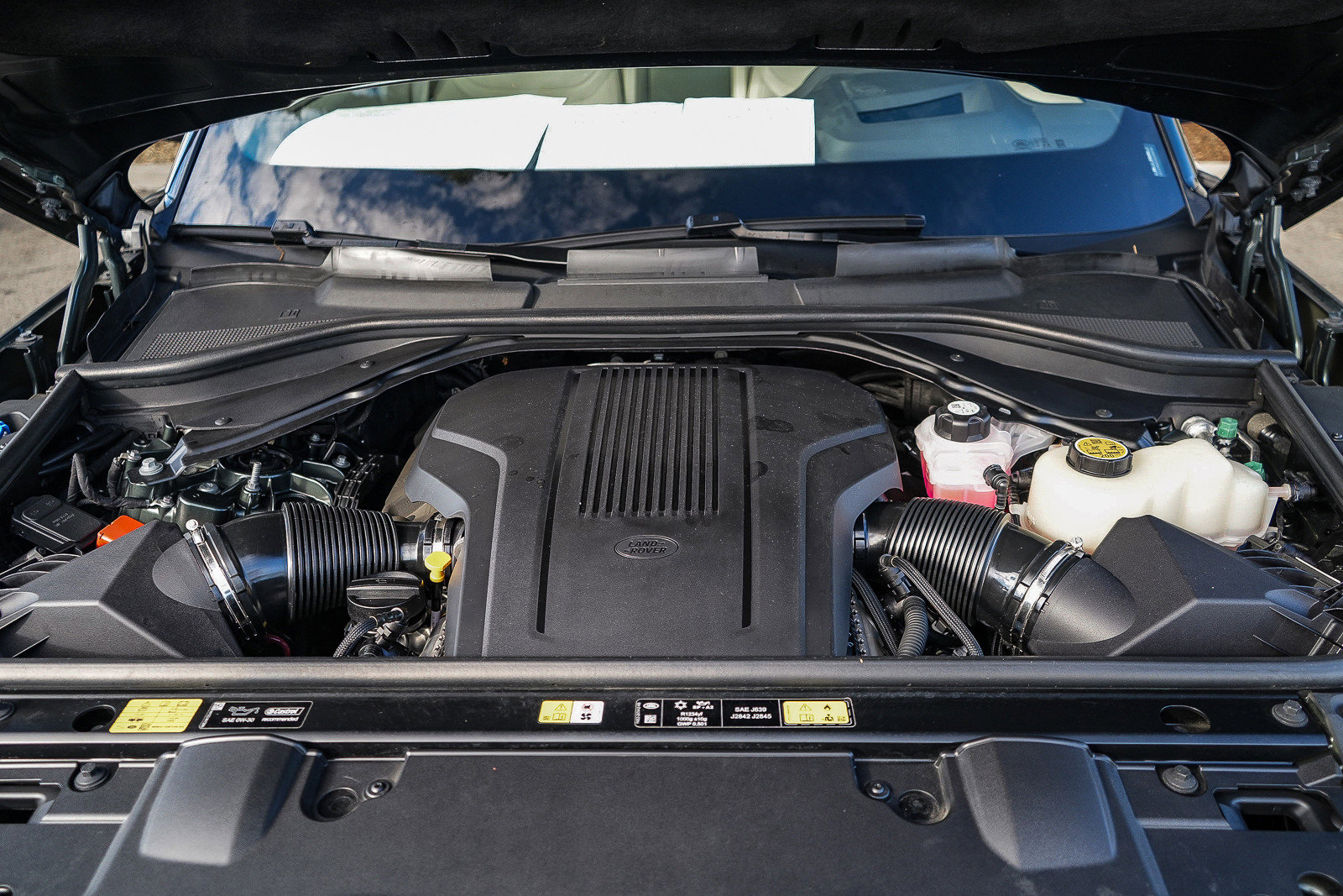 2025 Land Rover Range Rover SE - Photo 28