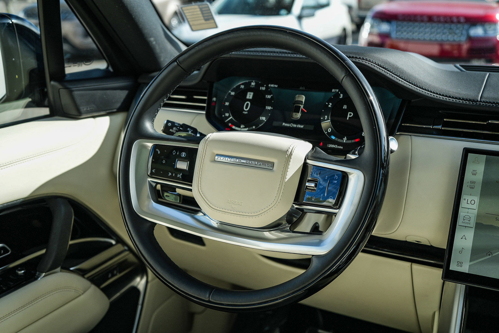 2025 Land Rover Range Rover SE - Photo 16