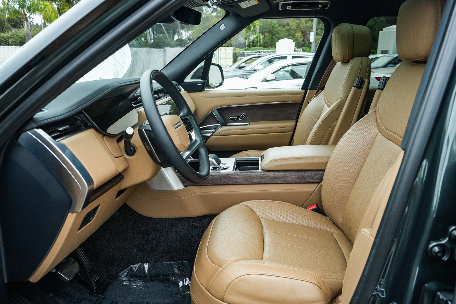 2024 Land Rover Range Rover SE - Photo 17