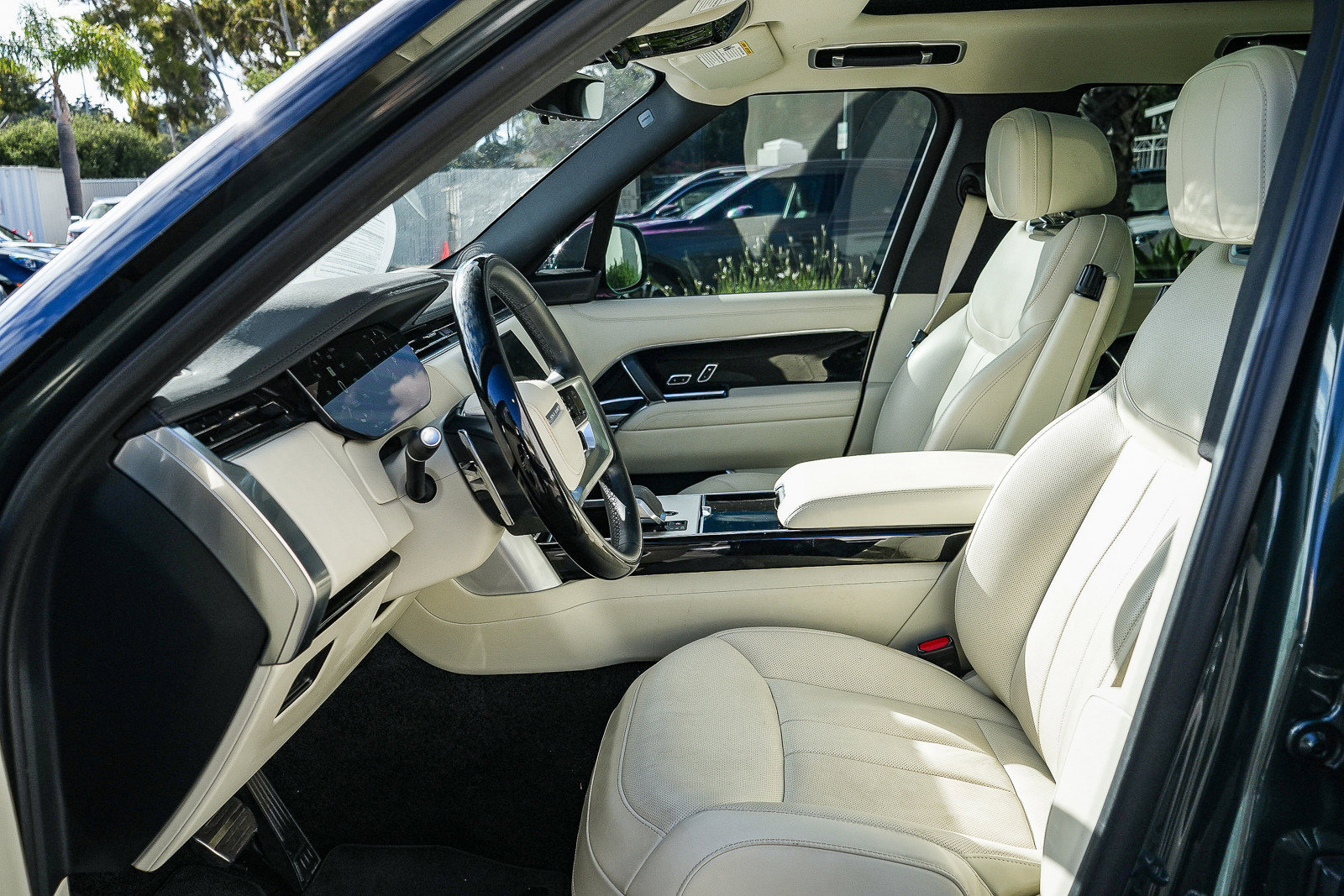 2025 Land Rover Range Rover SE - Photo 19