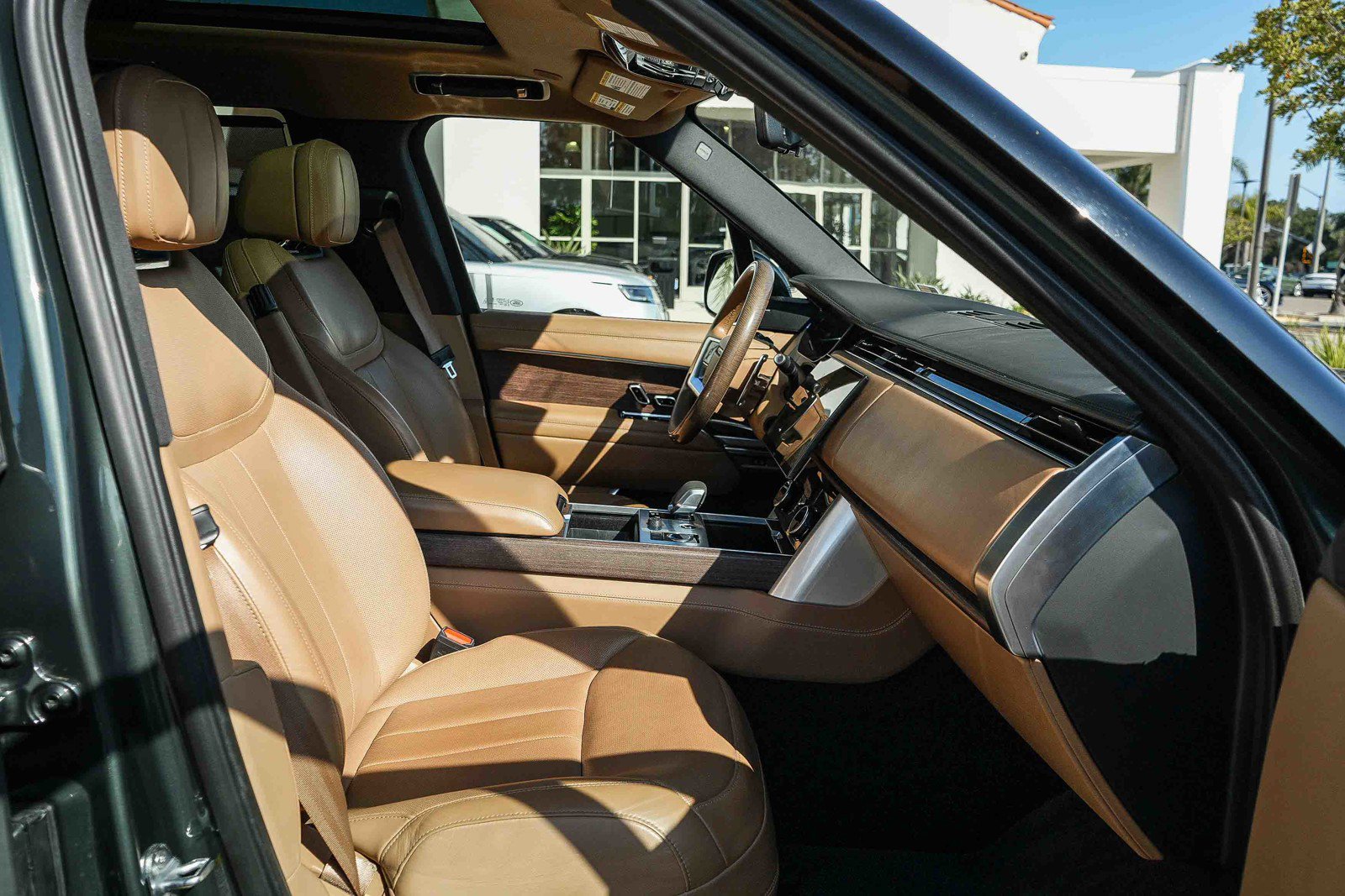 2023 Land Rover Range Rover SE - Photo 17