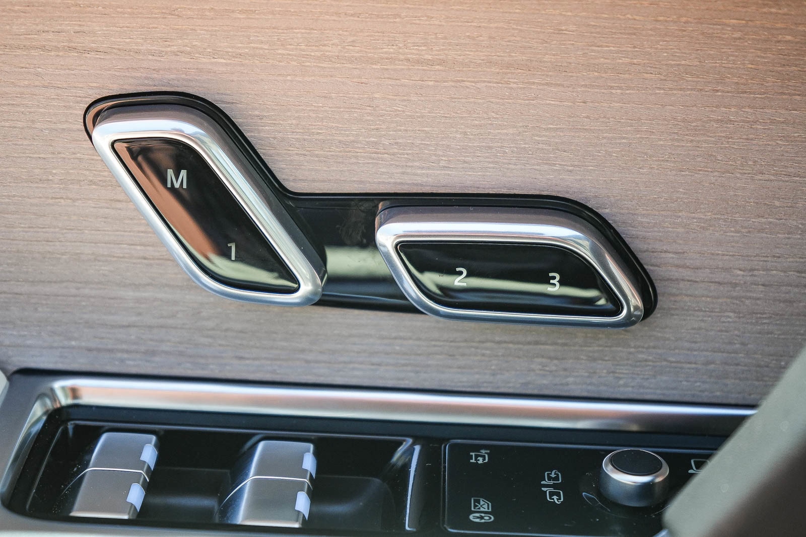 2026 Land Rover Range Rover SE - Photo 22