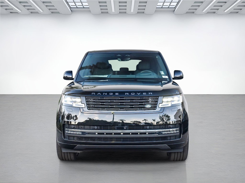 New 2025 Land Rover Range Rover SE SUV