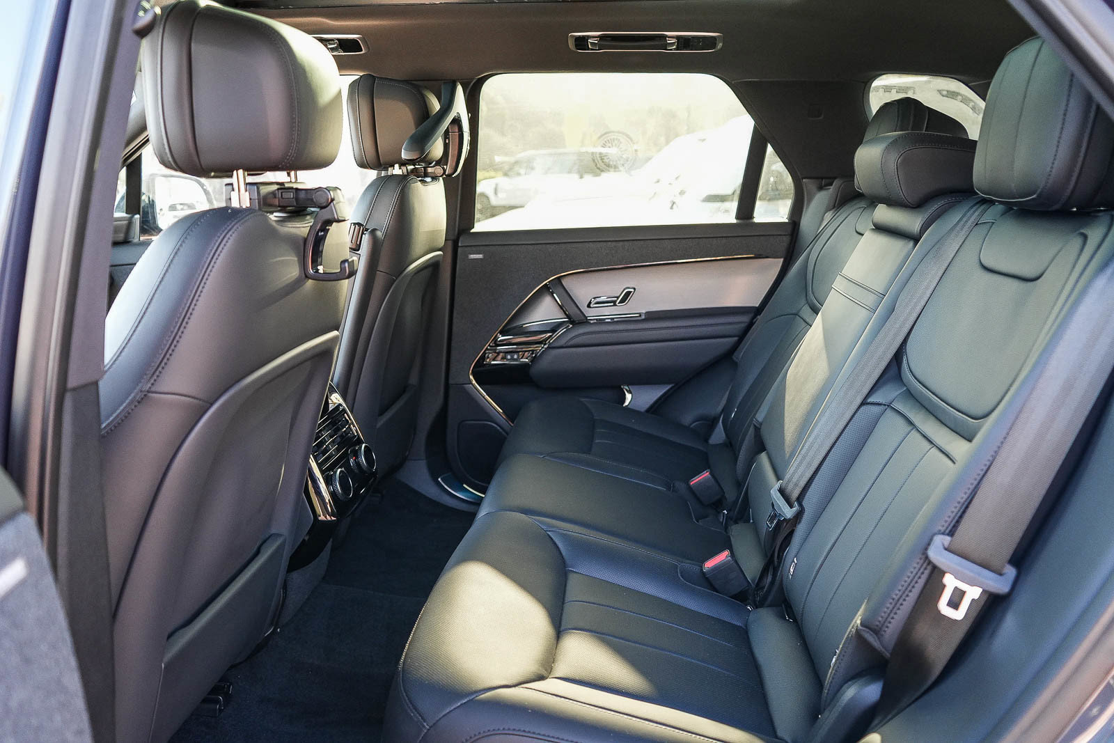 2026 Land Rover Range Rover Sport SE - Photo 18
