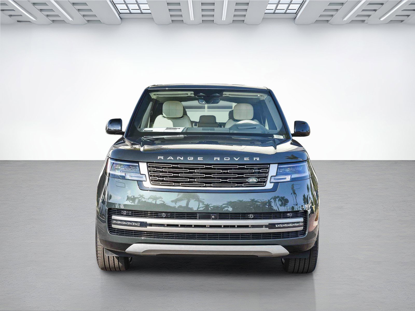 2025 Land Rover Range Rover SE photo 2
