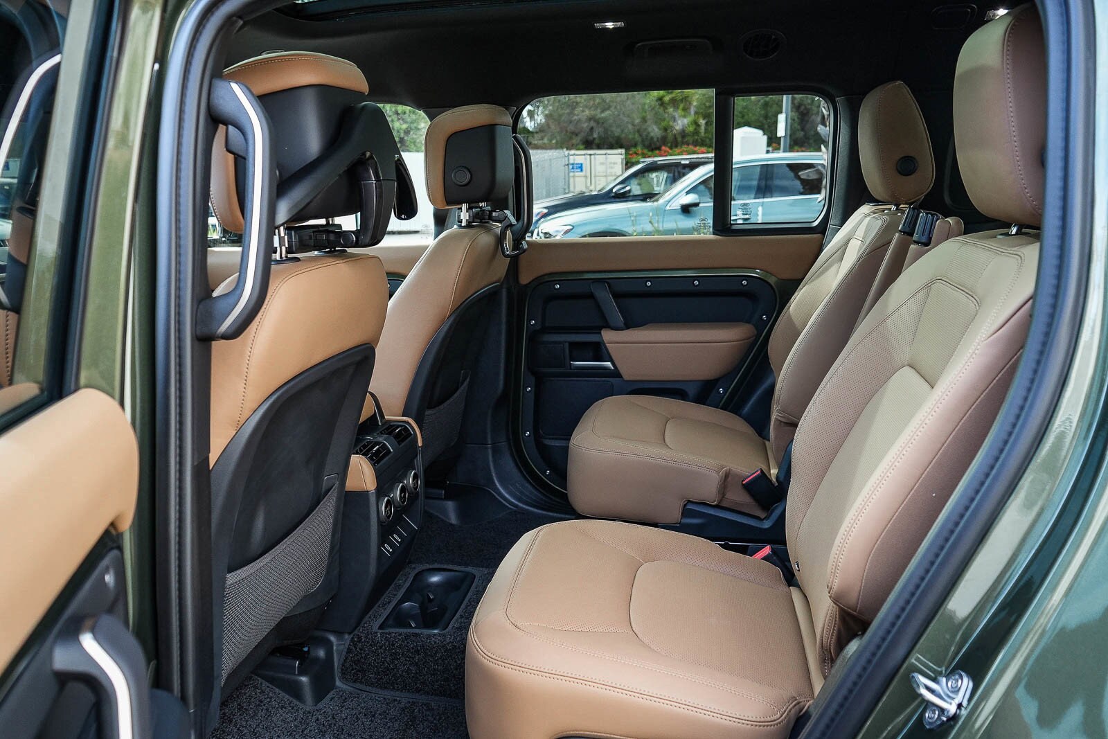 2026 Land Rover Defender X-Dynamic SE - Photo 19
