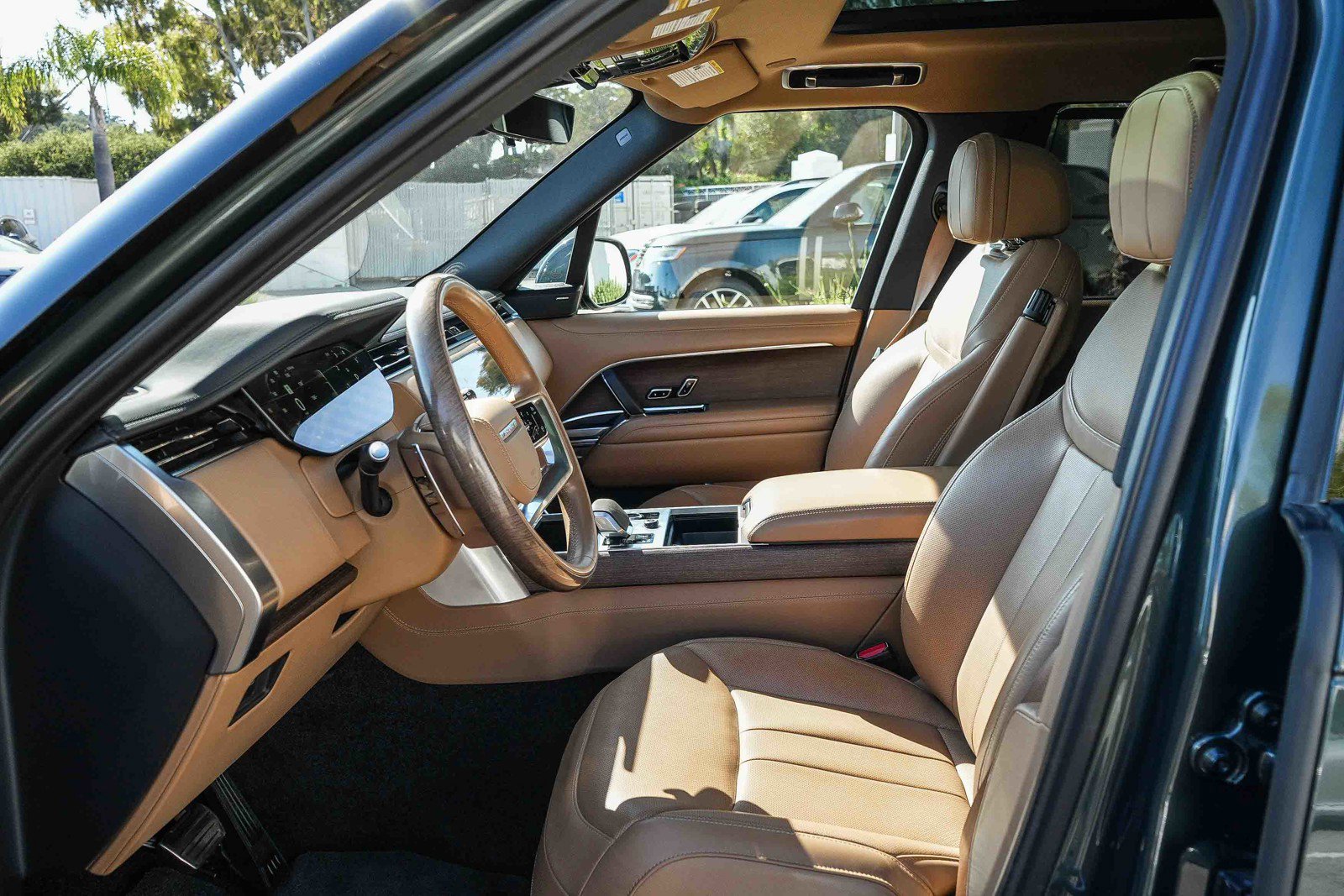 2023 Land Rover Range Rover SE - Photo 18