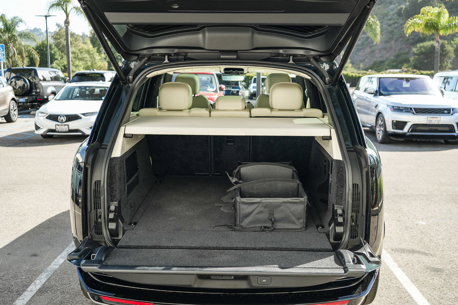 2025 Land Rover Range Rover SE - Photo 27