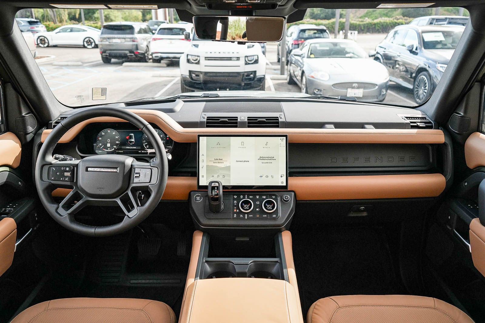 2026 Land Rover Defender X-Dynamic SE - Photo 13