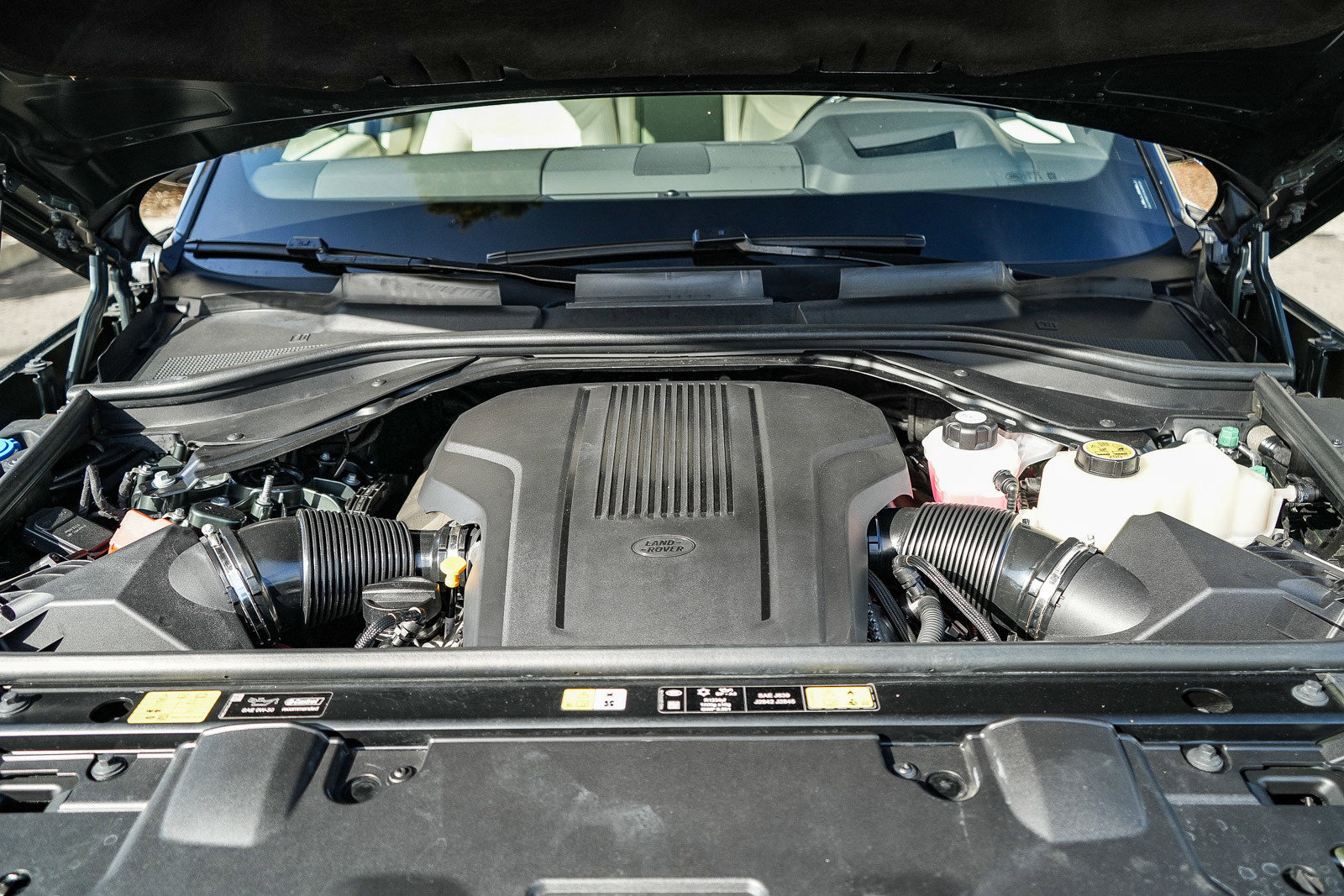 2025 Land Rover Range Rover SE - Photo 28