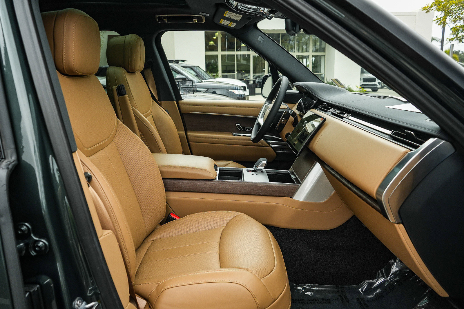 2024 Land Rover Range Rover SE - Photo 16