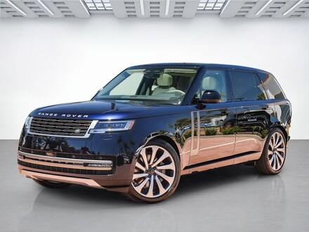 2026 Land Rover Range Rover SE LWB 7-Seats / V8 SUV