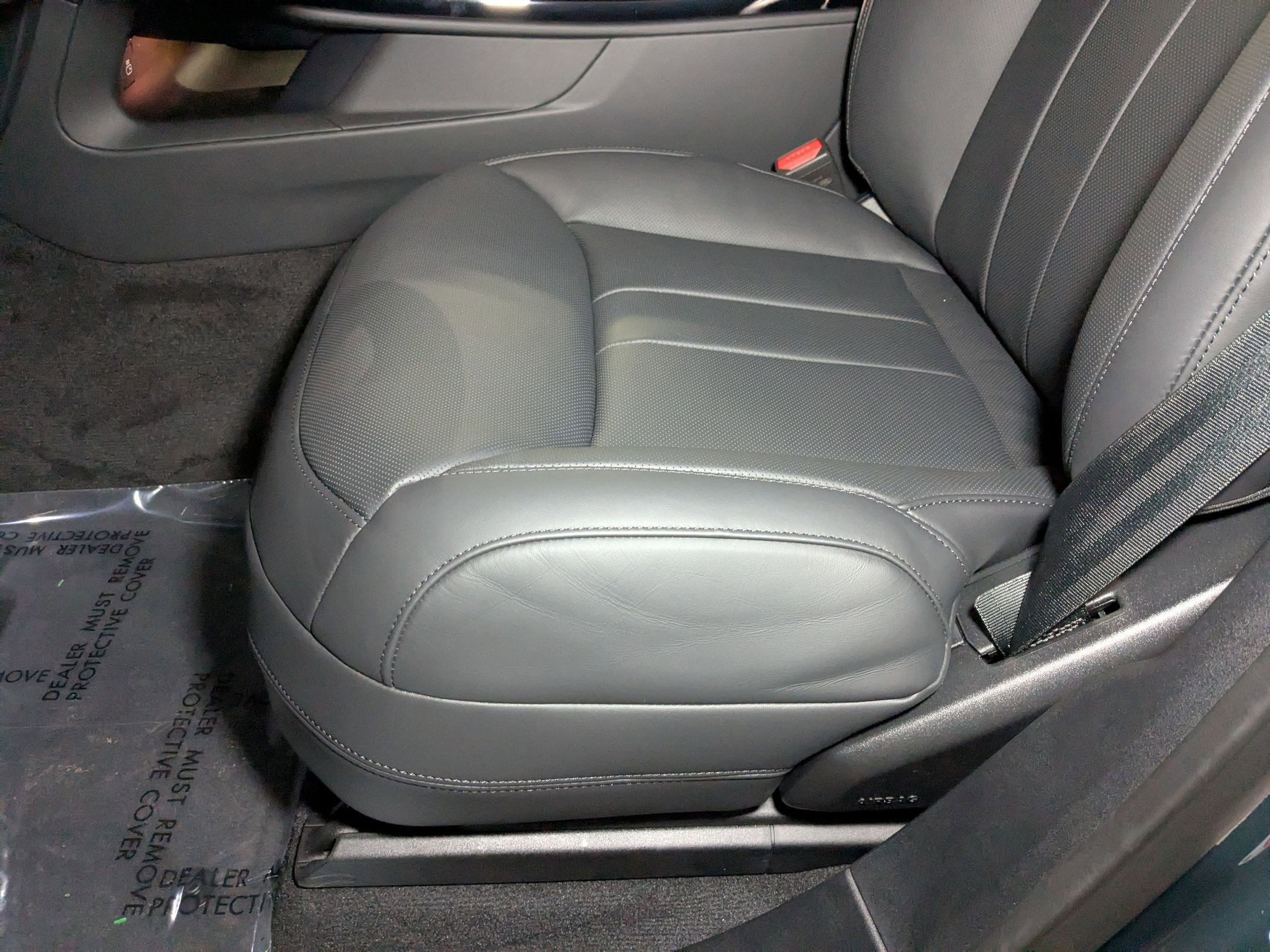 2025 Land Rover Range Rover Sport P360 SE photo 4