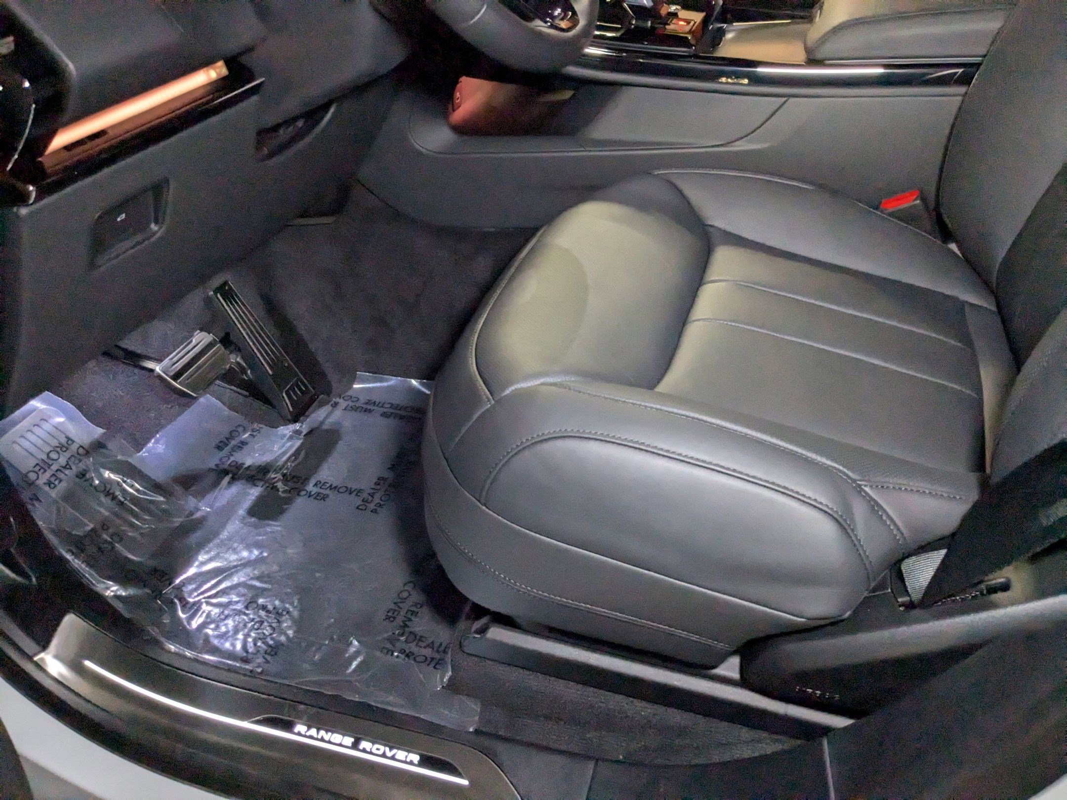 2025 Land Rover Range Rover Sport SE photo 4