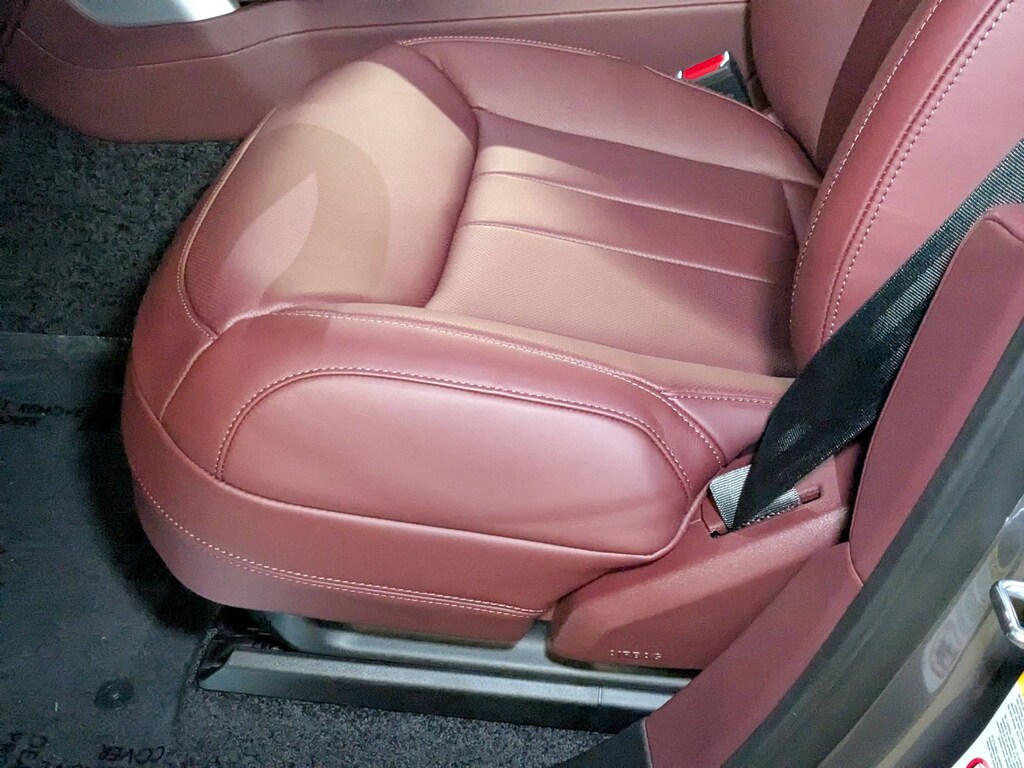 New 2025 Land Rover Range Rover SE P530 SE SWB