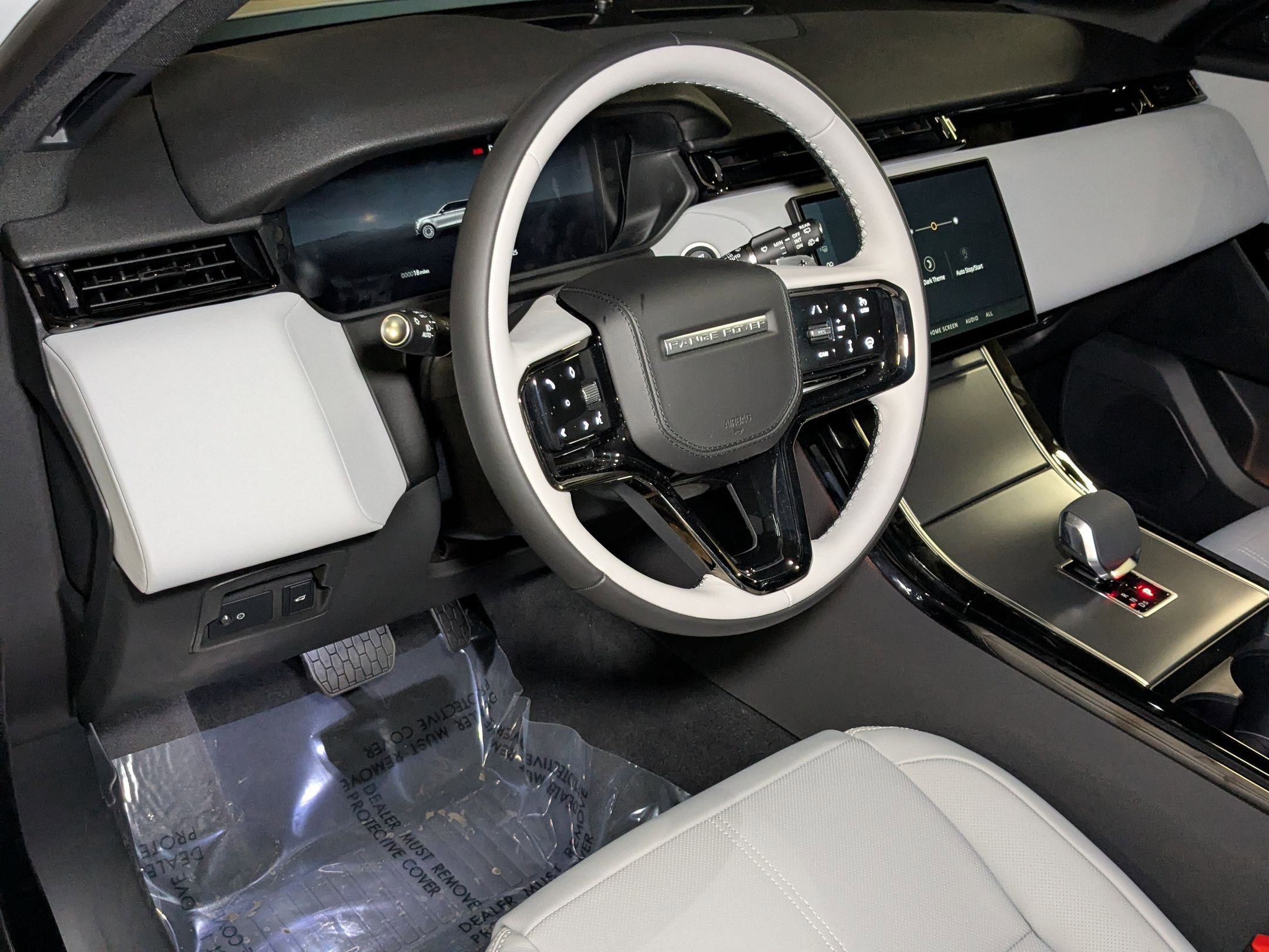 2026 Land Rover Range Rover Velar S photo 3