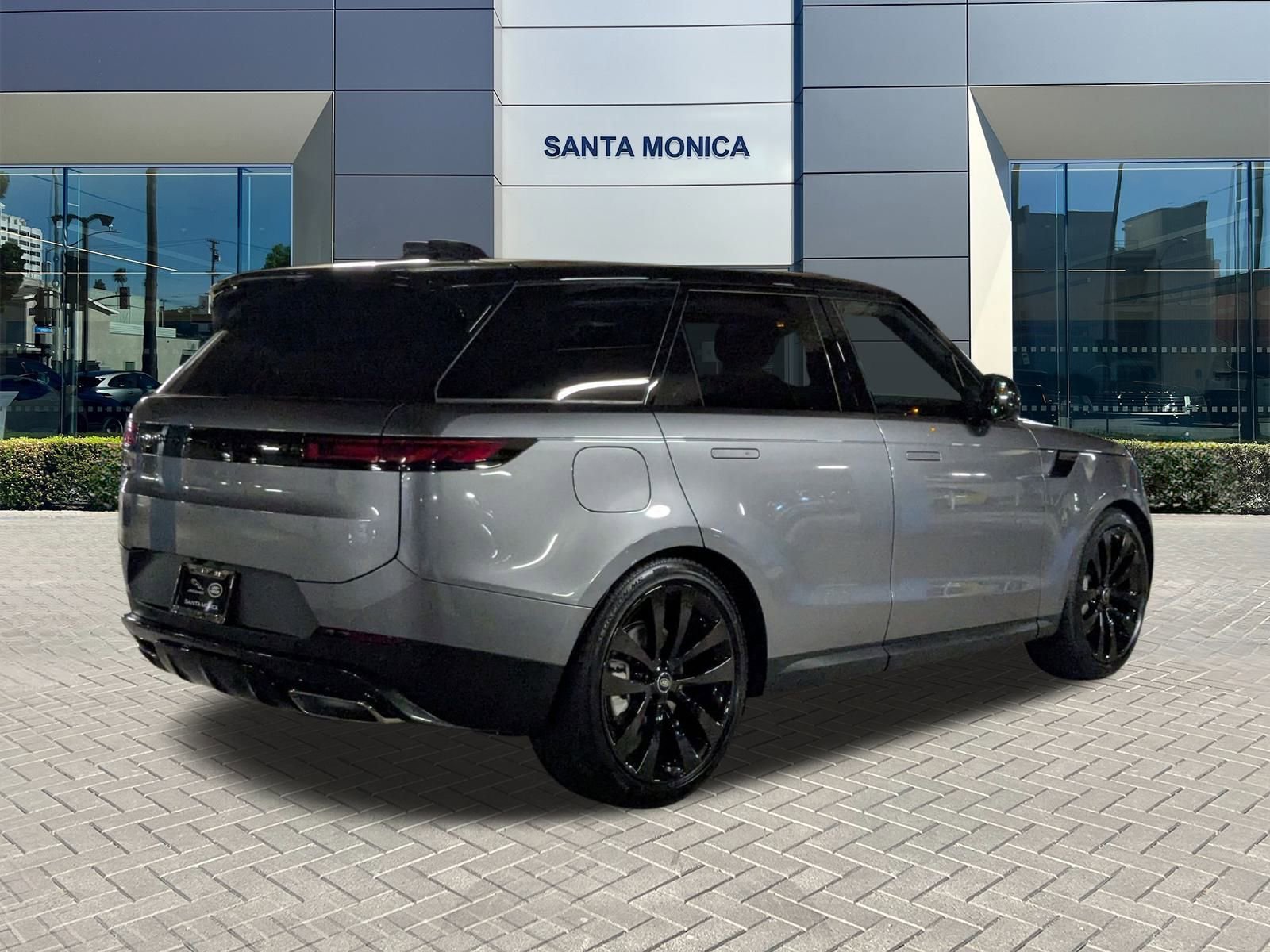 2025 Land Rover Range Rover Sport P360 SE photo 2