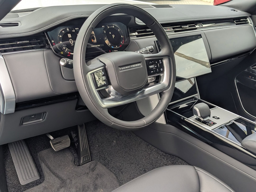 New 2025 Land Rover Range Rover SE P400 SE SWB