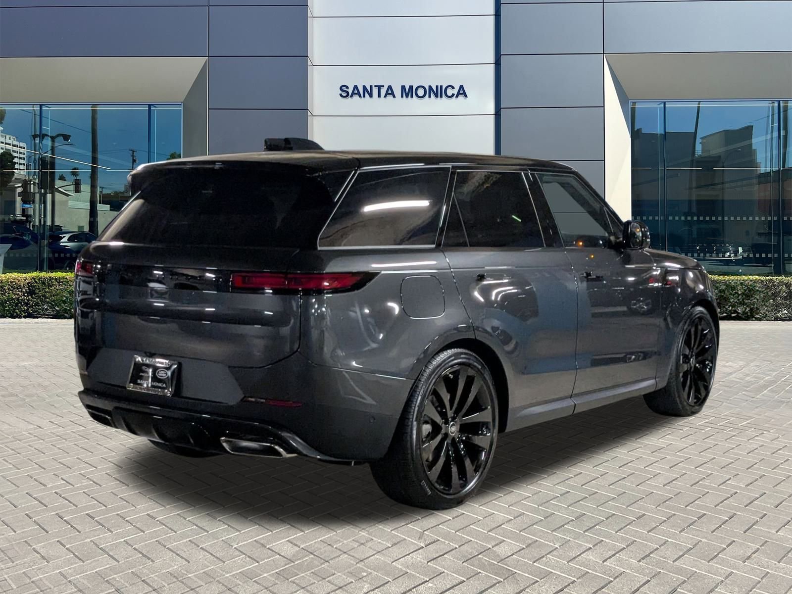 2025 Land Rover Range Rover Sport P360 SE photo 2