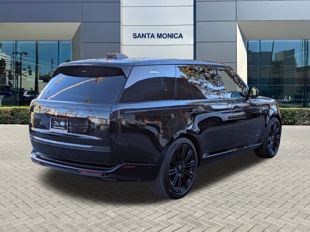 New 2025 Land Rover Range Rover SE P400 SE LWB 7 Seat