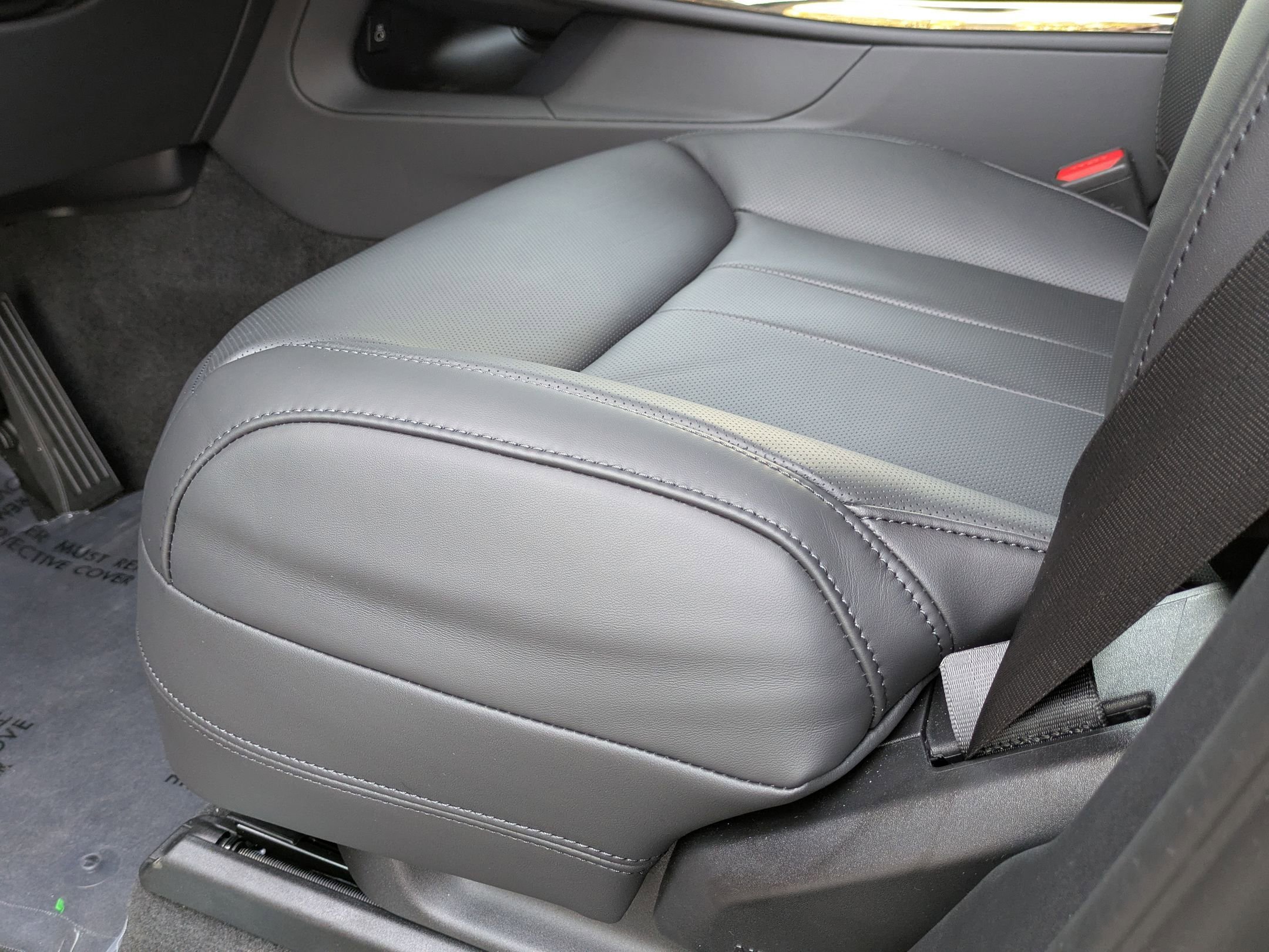 2025 Land Rover Range Rover Sport SE photo 4