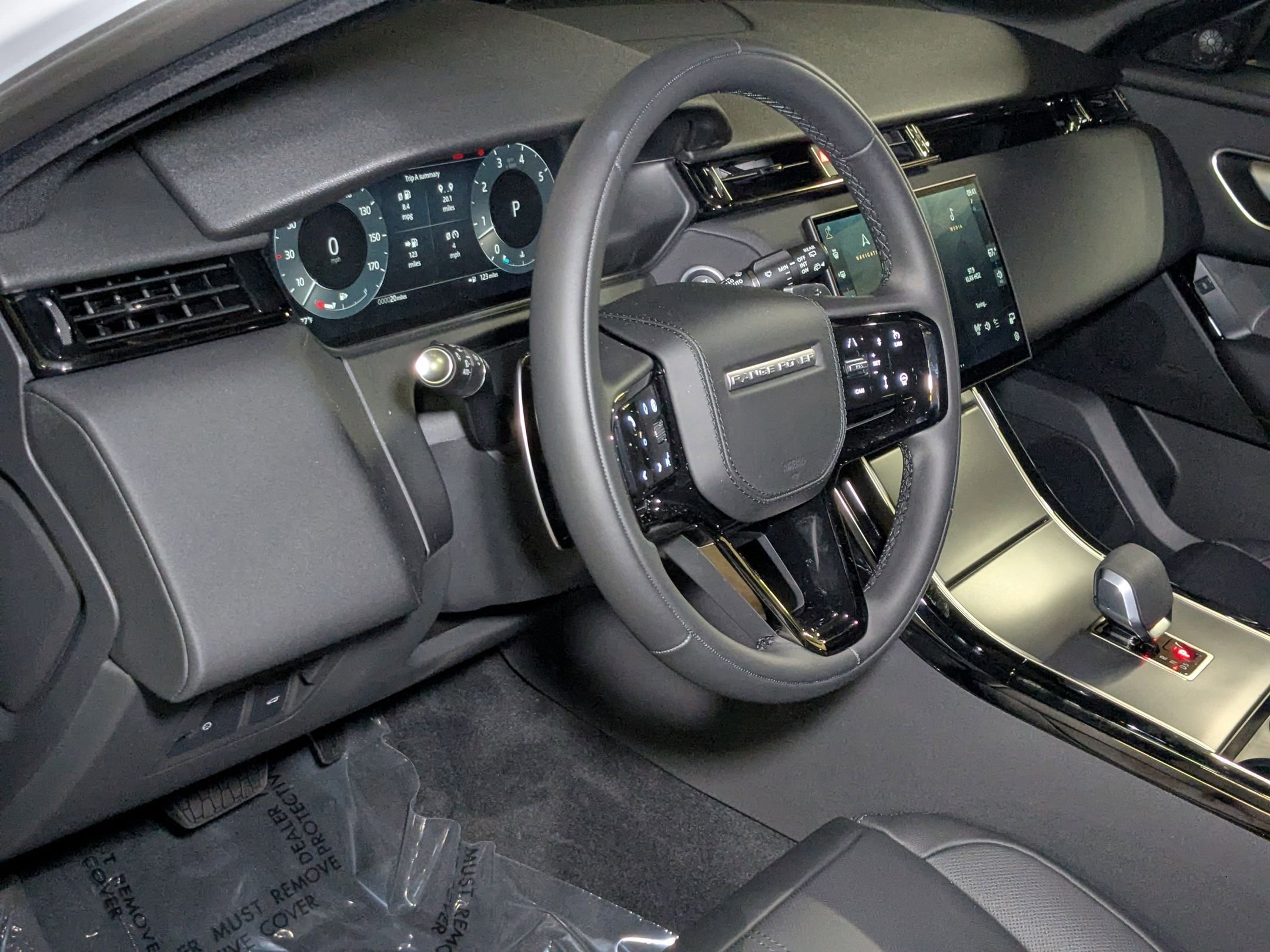 2026 Land Rover Range Rover Velar P250 S photo 3