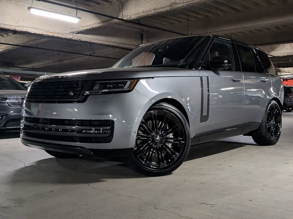 New 2025 Land Rover Range Rover SE P530 SE SWB