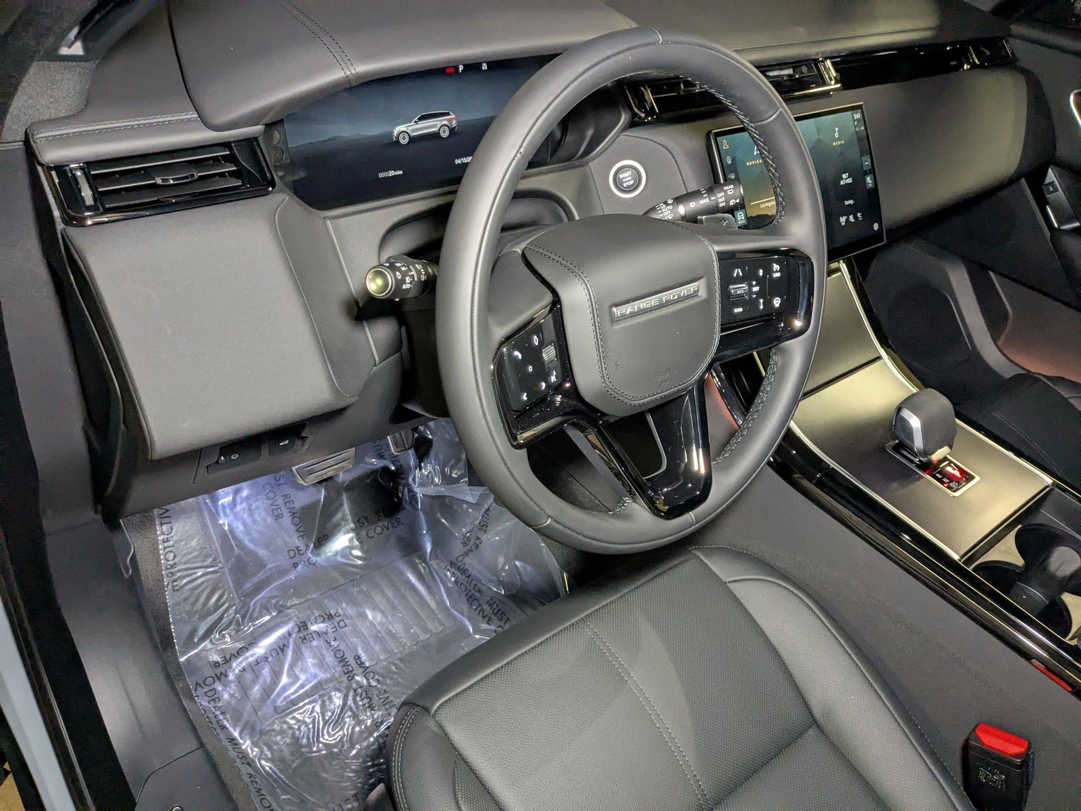 2026 Land Rover Range Rover Velar SE photo 3