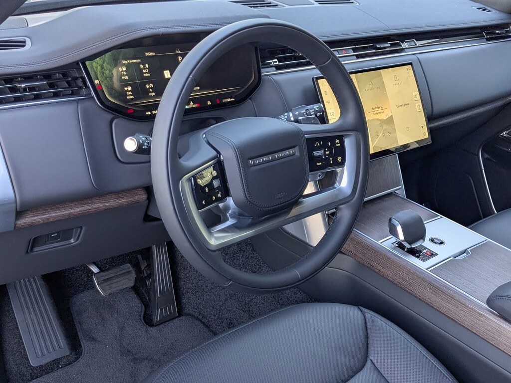 New 2025 Land Rover Range Rover SE P400 SE LWB 7 Seat