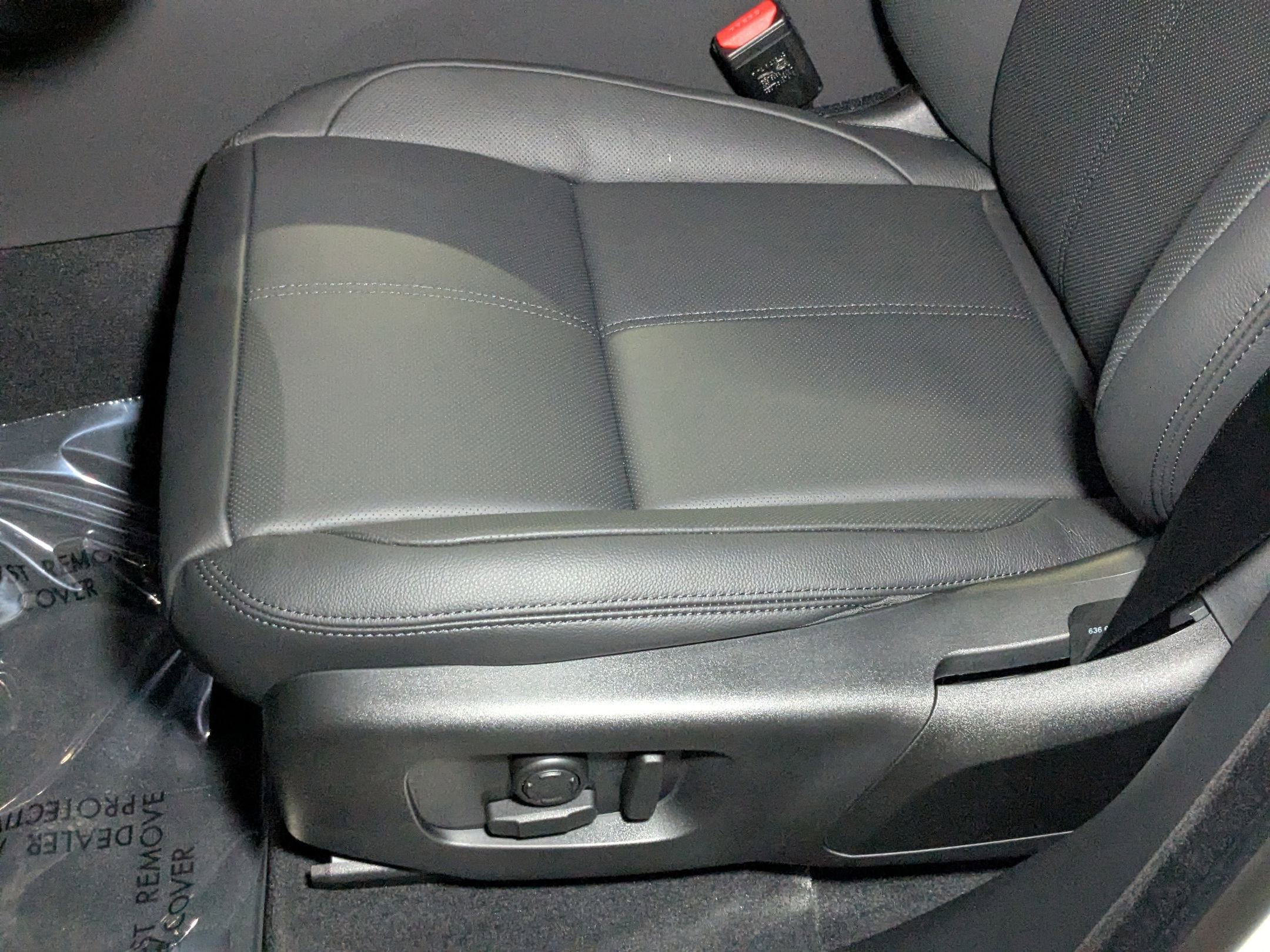 2026 Land Rover Range Rover Velar P250 S photo 4