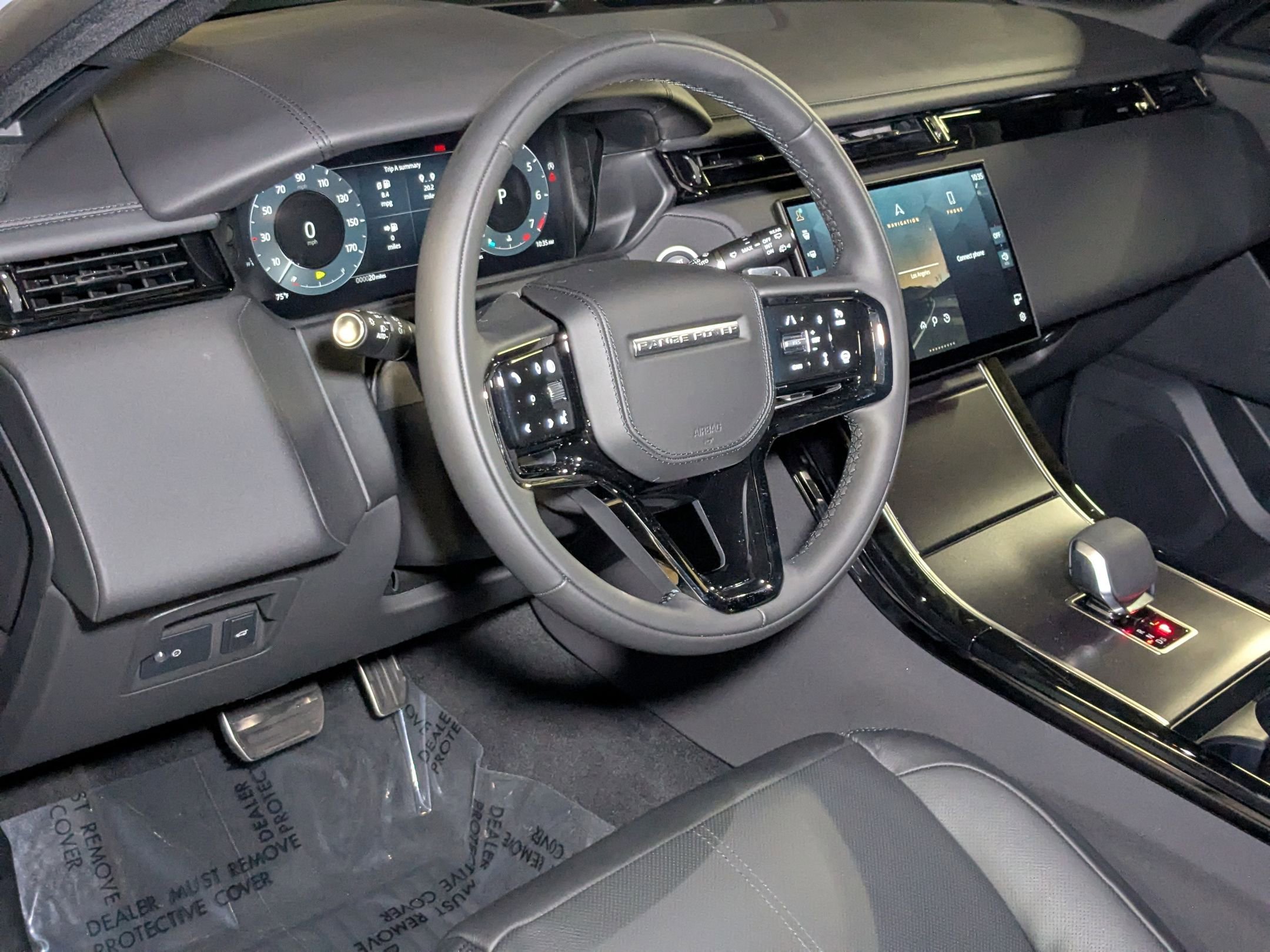 2026 Land Rover Range Rover Velar SE photo 3