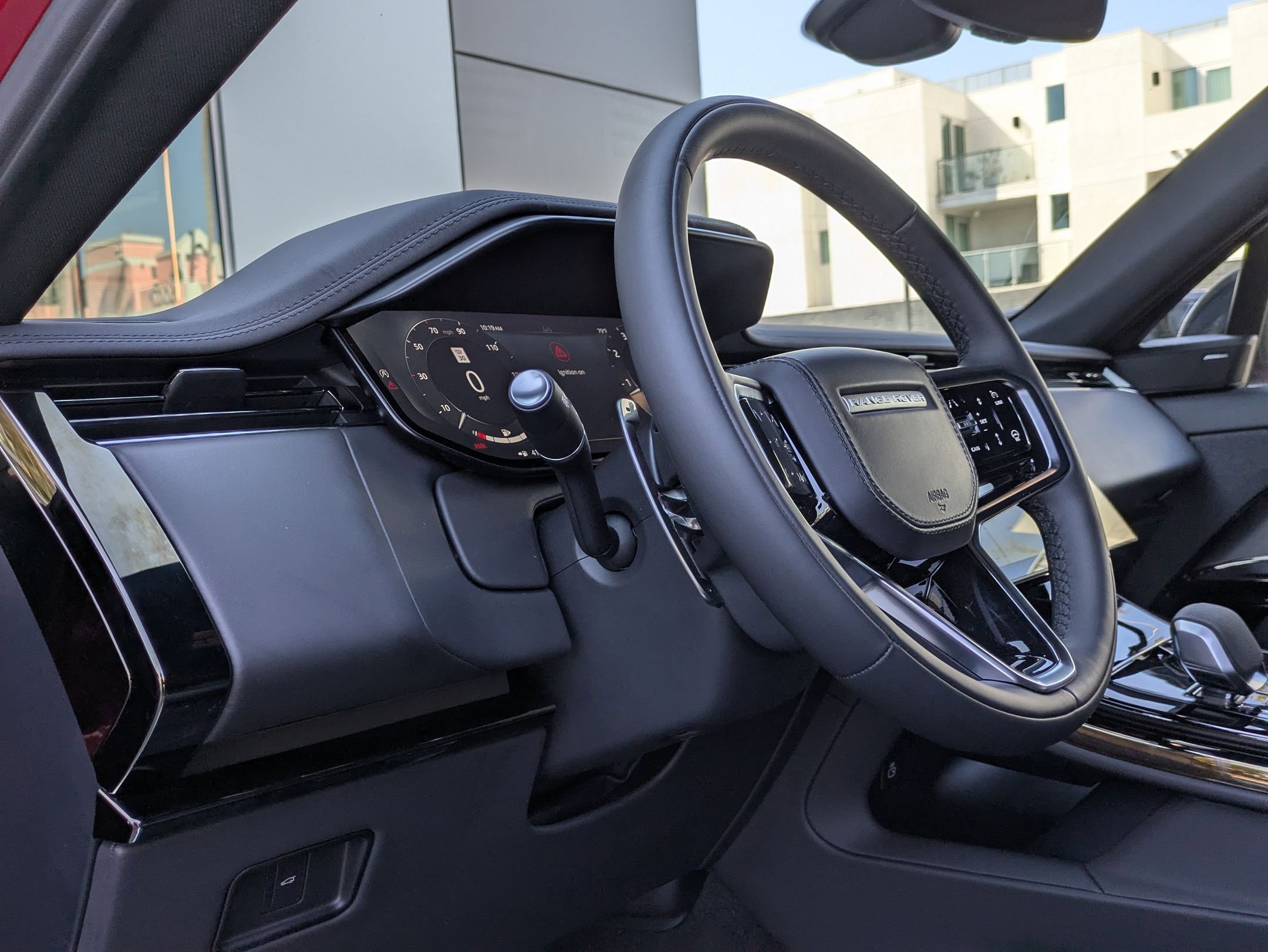 2025 Land Rover Range Rover Sport P360 SE photo 3