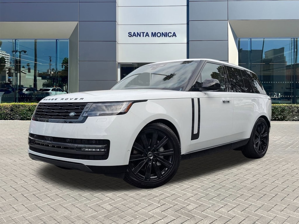 New 2025 Land Rover Range Rover SE P400 SE SWB