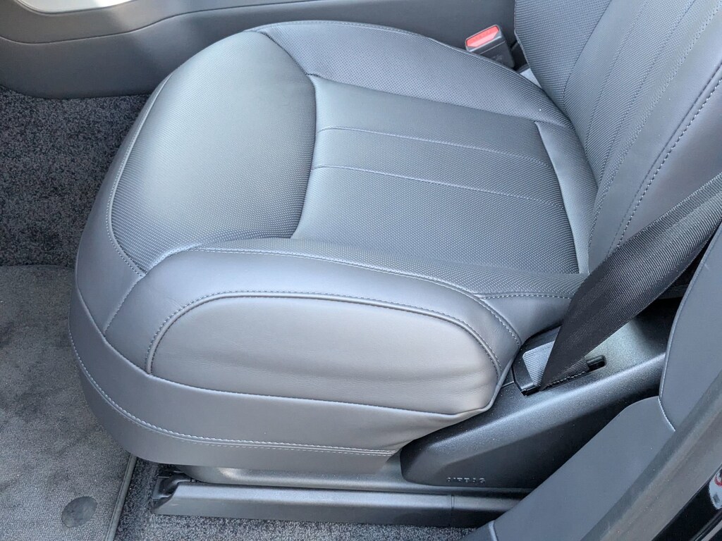 New 2025 Land Rover Range Rover SE P400 SE LWB 7 Seat