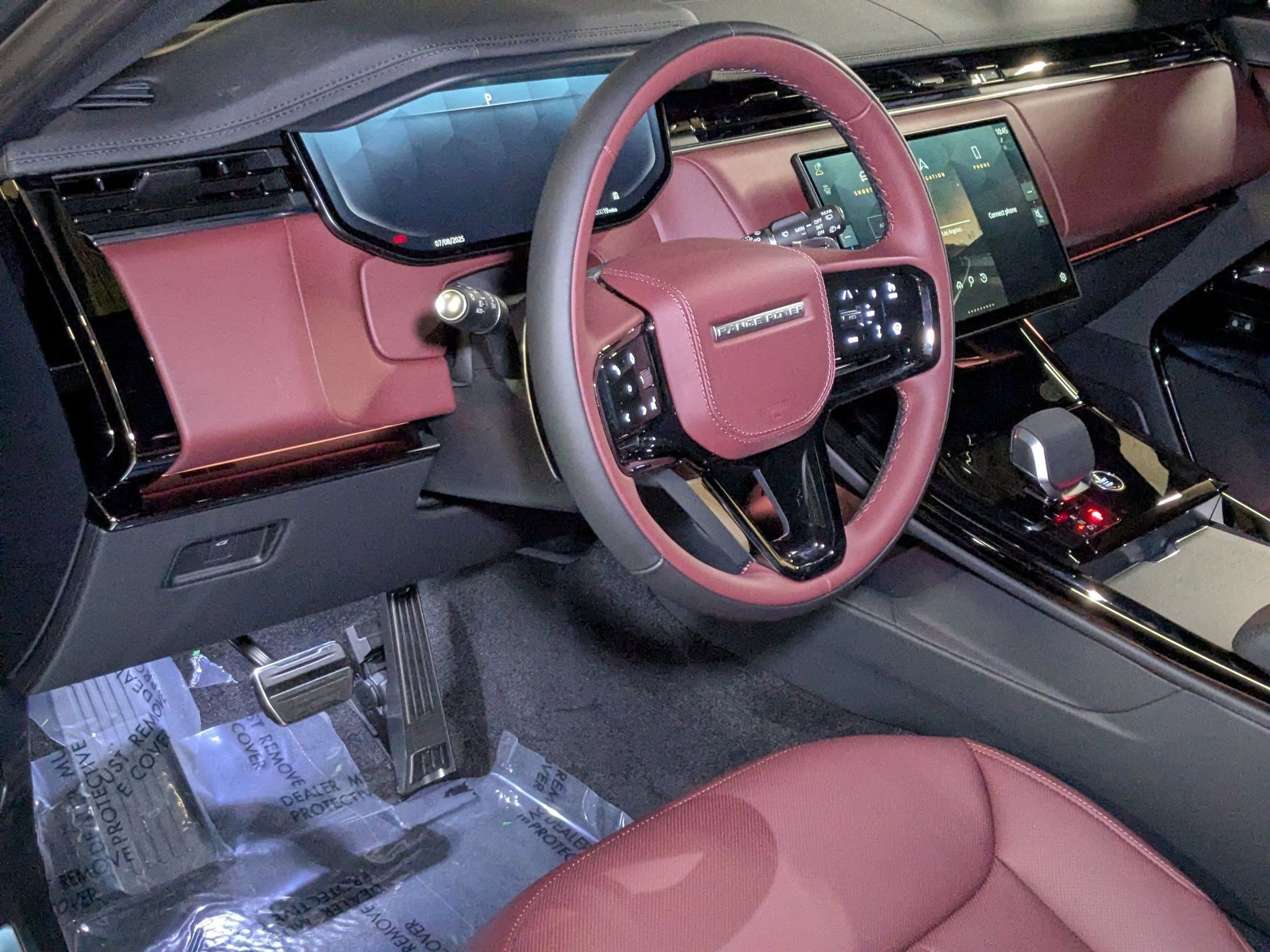 2025 Land Rover Range Rover Sport SE photo 3