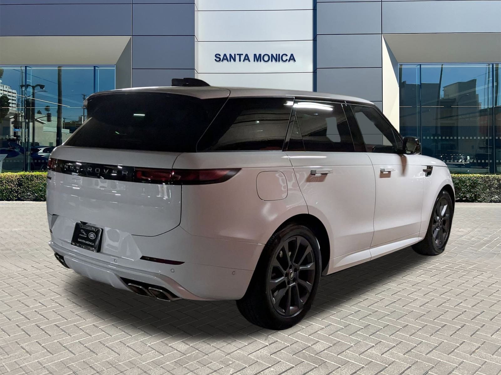 2025 Land Rover Range Rover Sport SE photo 2