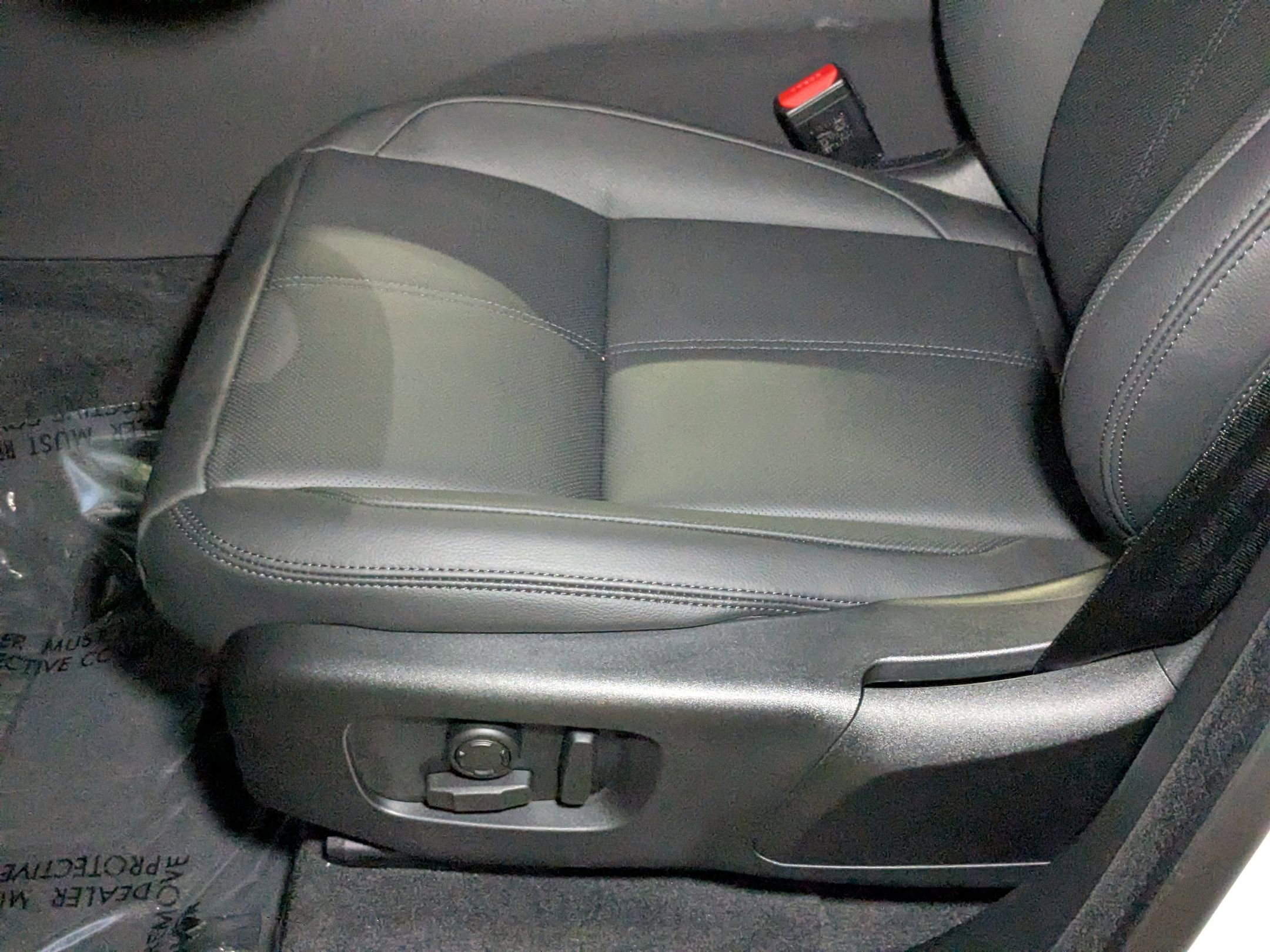 2026 Land Rover Range Rover Velar S photo 4